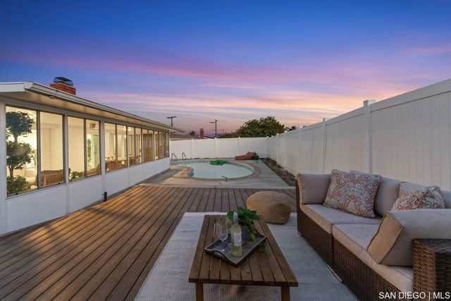 3424 Lockwood DR, San Diego CA: https://media.crmls.org/mediaz/1896a592-c1bd-428a-8539-c9f79d2dde88.jpg