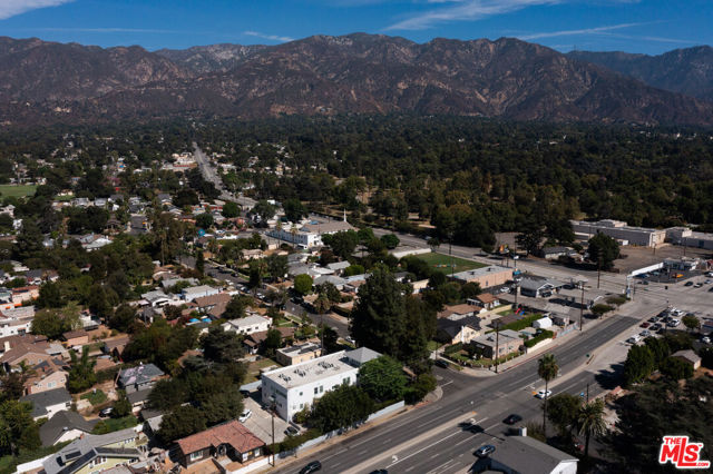2191 El Sereno Avenue, Altadena CA: https://media.crmls.org/mediaz/1896b5a0-76c4-414a-87b6-c3f2d1ee54d2.jpg