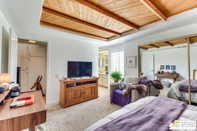 2170 S Palm Canyon Drive, Palm Springs CA: https://media.crmls.org/mediaz/18971dfa-3e0f-432a-ac25-5a93f048fde7.jpg