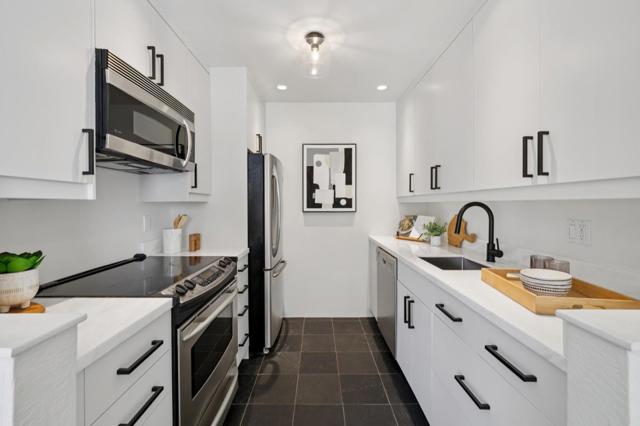 905 W Middlefield Road, Mountain View CA: https://media.crmls.org/mediaz/189759bf-4dd7-4c9b-bf9e-0f7c5835d995.jpg