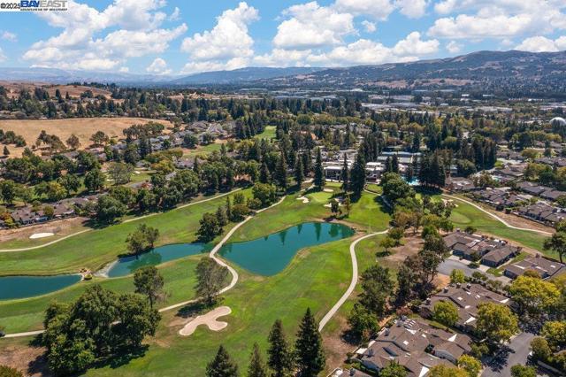 586 CAMBRIAN WAY, Danville CA: https://media.crmls.org/mediaz/18976bd9-6ab7-445d-8fd8-f9d3505aaf59.jpg