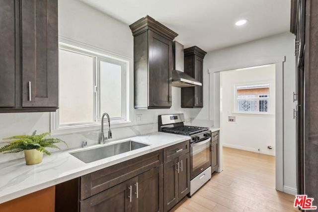 834 E 90th Street, Los Angeles CA: https://media.crmls.org/mediaz/189932b4-2315-47fc-8c06-b4f428aeea1d.jpg