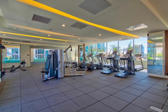 1388 Kettner Blvd, San Diego CA: https://media.crmls.org/mediaz/18995935-a8e3-4aaa-98f4-2b9074ab1e9c.jpg