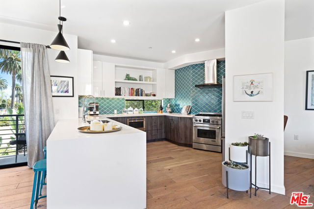 11900 Washington Place, Los Angeles CA: https://media.crmls.org/mediaz/1899d797-ea87-4425-a955-845afe1b90da.jpg