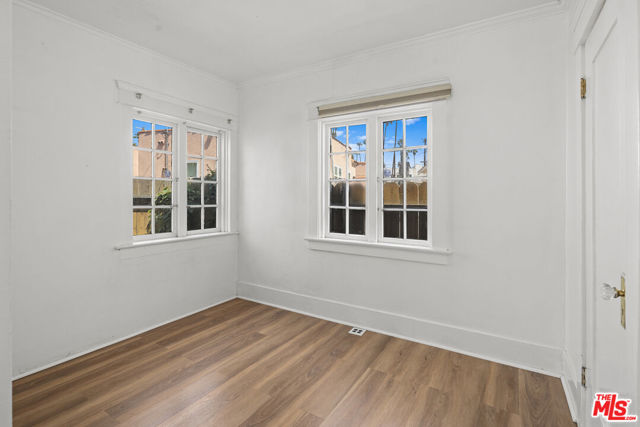 837 Venice Boulevard, Venice CA: https://media.crmls.org/mediaz/189a0b18-5466-4de1-a8cc-83008adc05a8.jpg