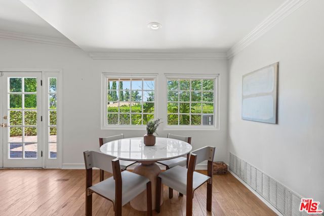 4701 Dunman Avenue, Woodland Hills CA: https://media.crmls.org/mediaz/189b39d2-6d59-4413-bdc7-95177705afeb.jpg