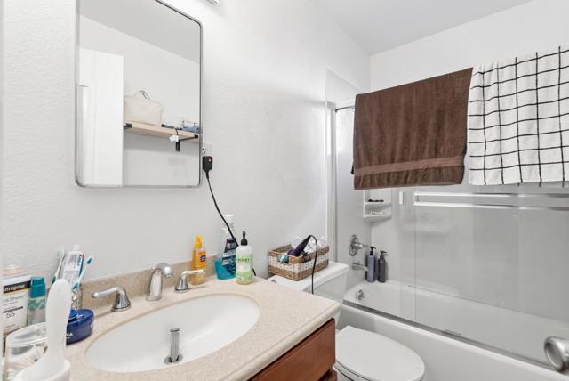 470 Willow Avenue, Half Moon Bay CA: https://media.crmls.org/mediaz/189b7858-0649-49db-900a-5389dc372f67.jpg