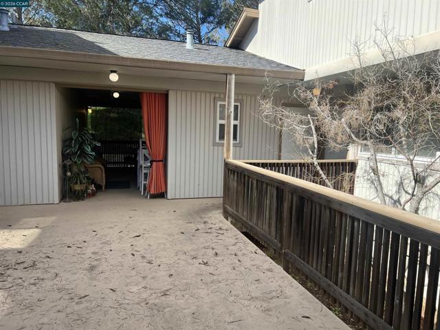 199 Mariner Dr, Vallejo CA: https://media.crmls.org/mediaz/189d637c-049b-4f95-9f2b-ea127c3941a8.jpg