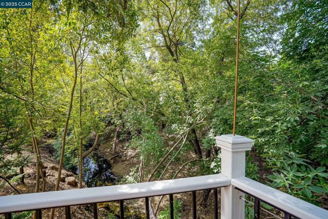 24 Ray Ct, Alamo CA: https://media.crmls.org/mediaz/189da7c4-c6eb-41b5-9ec0-170c2faf551e.jpg