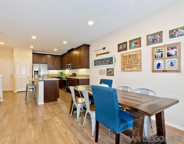 1800 Saltaire Place, San Diego CA: https://media.crmls.org/mediaz/189e6fc4-2263-47a0-9450-878d3f3dcc01.jpg