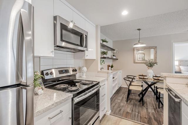 1689 Via Laguna, San Mateo CA: https://media.crmls.org/mediaz/189e8b36-8c2a-4715-b213-c458330e9d45.jpg