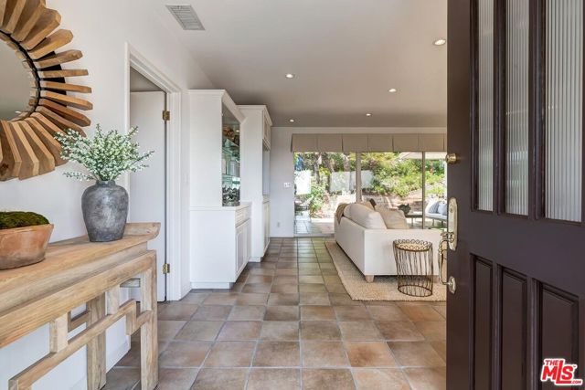 251 Ashdale Avenue, Los Angeles CA: https://media.crmls.org/mediaz/189e8ee5-beda-4e0c-93b6-e1bdd302c9bf.jpg