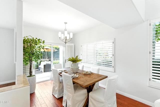 1117 Pan Court, Thousand Oaks CA: https://media.crmls.org/mediaz/189f1aae-4c35-4132-a738-73f929683ab1.jpg
