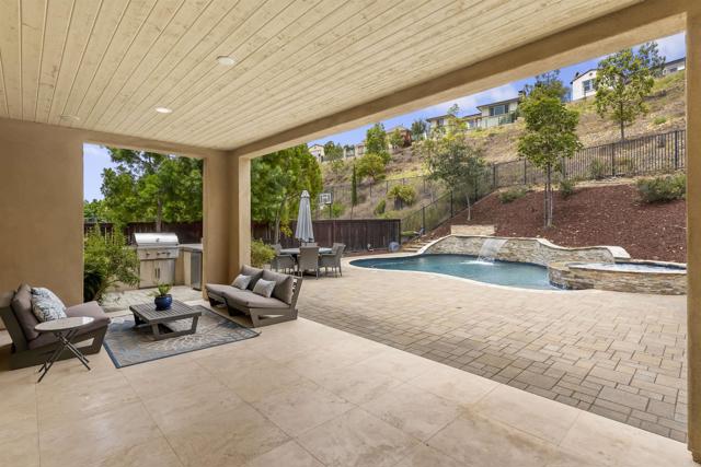702 COSTA DEL SUR, San Marcos CA: https://media.crmls.org/mediaz/189f84ae-a169-428e-b5da-62c4ce804023.jpg