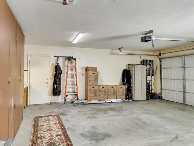 8567 Clubhouse Boulevard, Desert Hot Springs CA: https://media.crmls.org/mediaz/189fbbee-faf9-4593-b67c-81ce2359f1dc.jpg