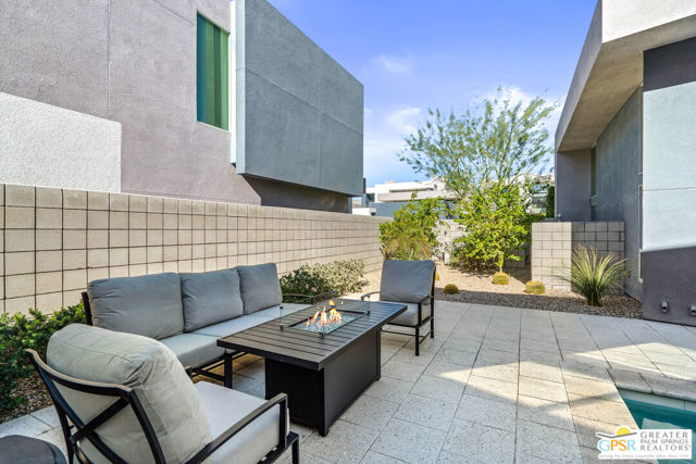 431 Suave Lane, Palm Springs CA: https://media.crmls.org/mediaz/189ffcca-e71e-484b-a1b3-9143d93abc1d.jpg
