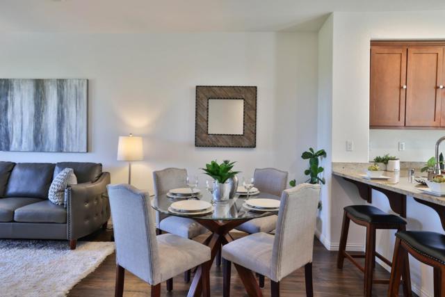 3917 Pyramid Way, Mountain View CA: https://media.crmls.org/mediaz/18a03f03-8d77-419a-a319-e6f7d0b4ffa4.jpg