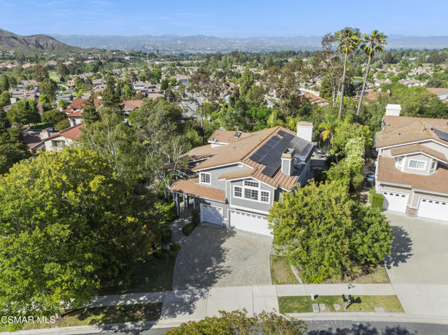 287 Golden Fern Court, Simi Valley CA: https://media.crmls.org/mediaz/18a04d1e-ec88-488c-9dc2-7c0a3f049a2e.jpg