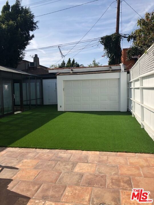10521 ALMAYO Avenue, Los Angeles CA: https://media.crmls.org/mediaz/18a0af21-3c6f-4756-b3dc-02ea67ff834a.jpg