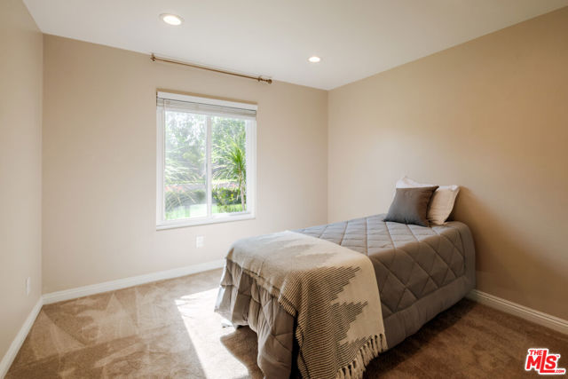 3194 Rossini Place, Topanga CA: https://media.crmls.org/mediaz/18a21d90-c4ed-4fff-affa-5a355650e16c.jpg