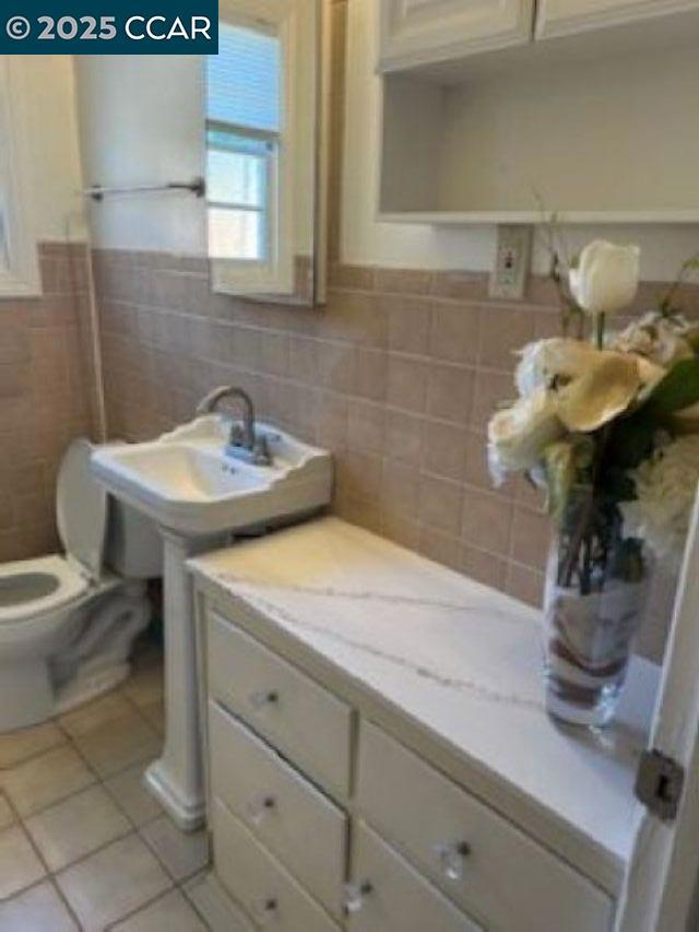 2450 Bella Vista Ave, Martinez CA: https://media.crmls.org/mediaz/18a264c5-cf5e-4431-99f8-0ab34a32feff.jpg