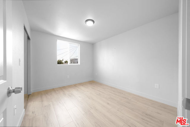 236 W 84th Place, Los Angeles CA: https://media.crmls.org/mediaz/18a26509-00a4-4f17-9351-b7b47de128b0.jpg