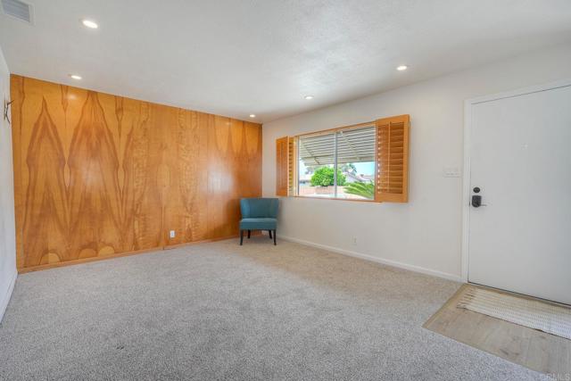 Detail Gallery Image 10 of 47 For 3607 Frenzel Cir, Oceanside,  CA 92056 - 2 Beds | 2 Baths