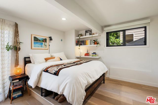 3775 Aloha Street, Los Feliz CA: https://media.crmls.org/mediaz/18a43515-10e6-43bf-8d79-046d331c5d77.jpg