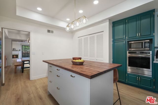 10336 Almayo Avenue, Los Angeles CA: https://media.crmls.org/mediaz/18a52a60-8934-4568-9467-c683ac3f6768.jpg