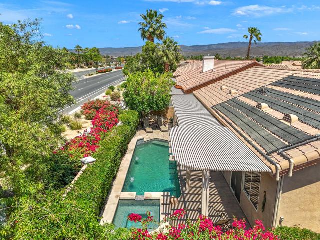 44085 Royal Troon Drive, Indio CA: https://media.crmls.org/mediaz/18a542b4-8496-4637-b6ab-b778d016d1a8.jpg
