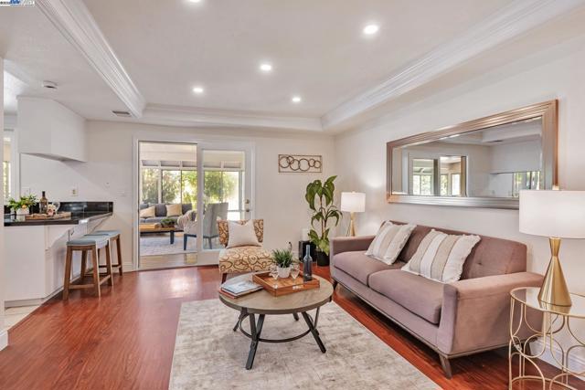 4243 Nerissa Cir, Fremont CA: https://media.crmls.org/mediaz/18a56d06-aa48-47bd-a97a-5a9688eb71cc.jpg