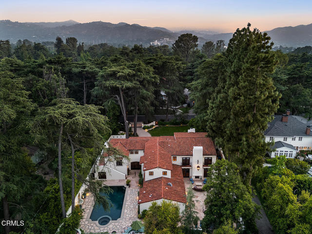 1711 Fairmount Avenue, La Canada Flintridge CA: https://media.crmls.org/mediaz/18a5fa6c-9a3e-46fd-a197-f376b2da63d0.jpg