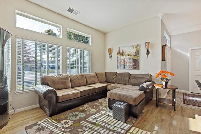 490 Chesapeake Terrace, Brentwood CA: https://media.crmls.org/mediaz/18a680aa-e370-4c0b-bd85-a141697fe7a2.jpg