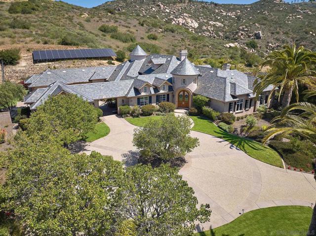 14460 Cheyenne Trl, Poway CA: https://media.crmls.org/mediaz/18a689c0-7110-4f06-9deb-5f313489d045.jpg