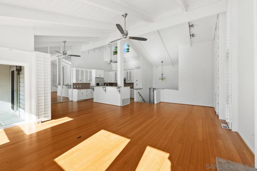 MLS #250044131SD image #11