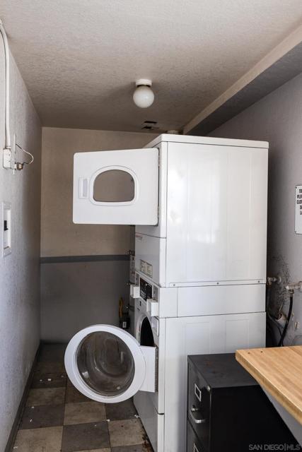 2852 C St, San Diego CA: https://media.crmls.org/mediaz/18a6dd49-7f66-4c80-a622-95ac4a356f20.jpg