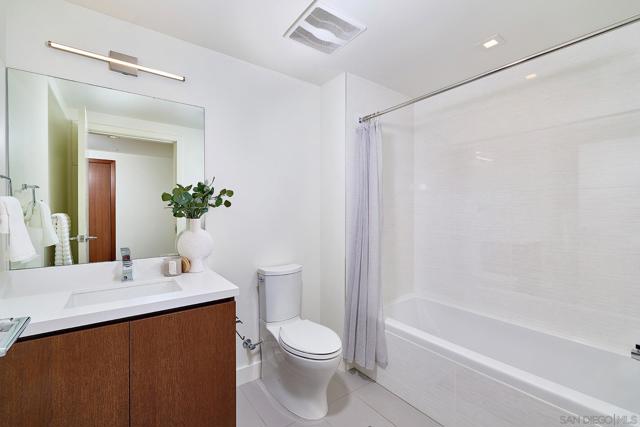 1388 Kettner Blvd, San Diego CA: https://media.crmls.org/mediaz/18a709d1-0e2d-4dce-a00a-f4ea36fac5b5.jpg