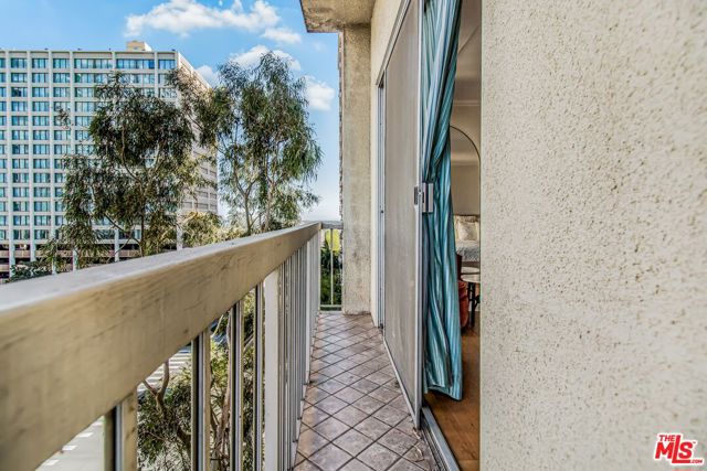 10751 Wilshire Boulevard, 801 photo 8