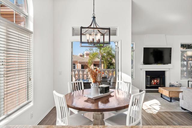 Detail Gallery Image 8 of 60 For 3575 Cameo Dr #45,  Oceanside,  CA 92056 - 3 Beds | 2 Baths