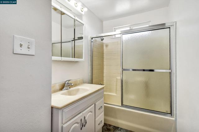 973 Paradise Blvd, Hayward CA: https://media.crmls.org/mediaz/18a7b6eb-72a8-40a7-9d22-7c153fb0b9ae.jpg