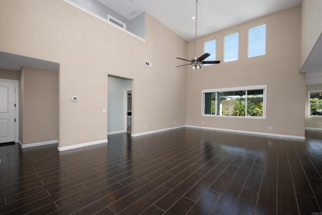 Detail Gallery Image 5 of 55 For 5506 Lipizzaner Cir, Oceanside,  CA 92057 - 4 Beds | 3/1 Baths