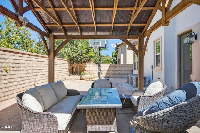 6573 Pinnacle Court, Moorpark CA: https://media.crmls.org/mediaz/18a92ecb-9cba-47a7-982f-d7cad7e9715f.jpg