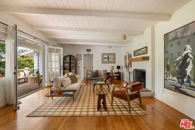 3476 Meier Street, Los Angeles CA: https://media.crmls.org/mediaz/18a9e248-8389-46eb-ad5d-5eb7fa8694de.jpg
