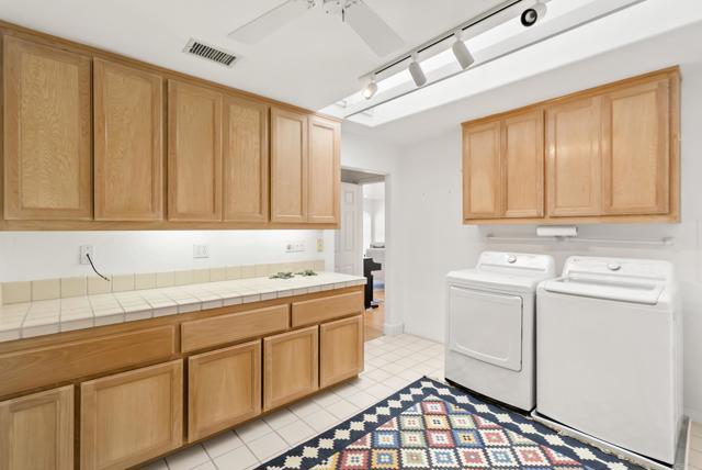 1552 Camino Del Mar, Del Mar CA: https://media.crmls.org/mediaz/18a9fd1a-260f-471e-8b99-43d4a0d88cf8.jpg