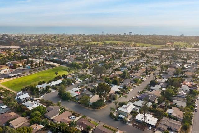 Detail Gallery Image 34 of 36 For 835 Cathy Ln, Cardiff By The Sea,  CA 92007 - 4 Beds | 2 Baths