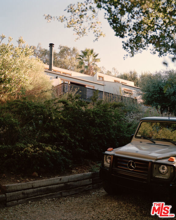 https://media.crmls.org/mediaz/18aaa83e-142f-4683-8ae3-986a34cde9eb.jpg?preset=X-Large