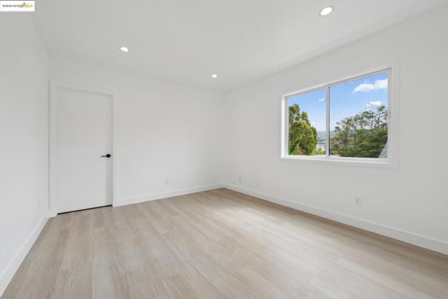 1207 Cedar St, Berkeley CA: https://media.crmls.org/mediaz/18ab06a4-b78a-42bf-907c-9a101c59db7e.jpg