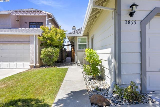Image 3 of 34 For 2859 El Capitan Dr