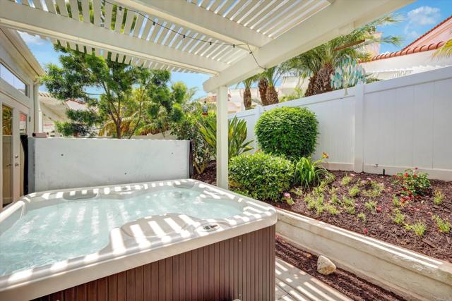 3372 Corsica Way, Oceanside CA: https://media.crmls.org/mediaz/18ac00c8-0242-494d-85ae-f9fa12e516d4.jpg