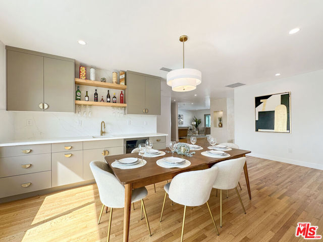 5810 S Halm Avenue, Los Angeles CA: https://media.crmls.org/mediaz/18ac04ac-f991-4ce6-952e-7ecdaa6f8c01.jpg